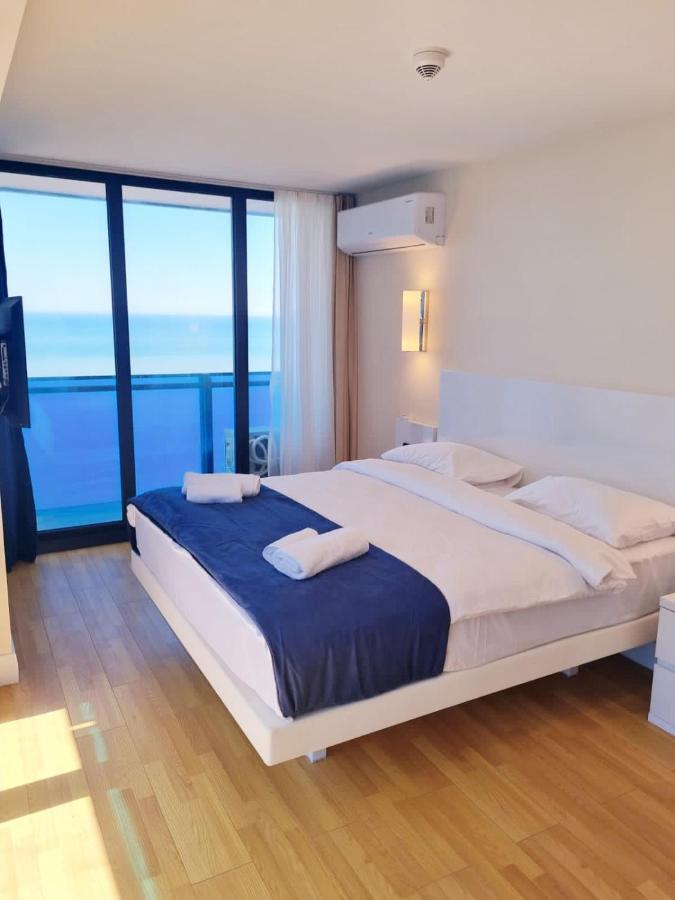 D Block Of New Luxurious Orbi City 바투미 외부 사진