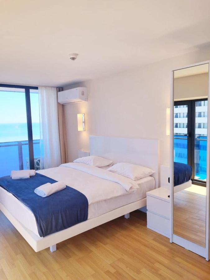D Block Of New Luxurious Orbi City 바투미 외부 사진